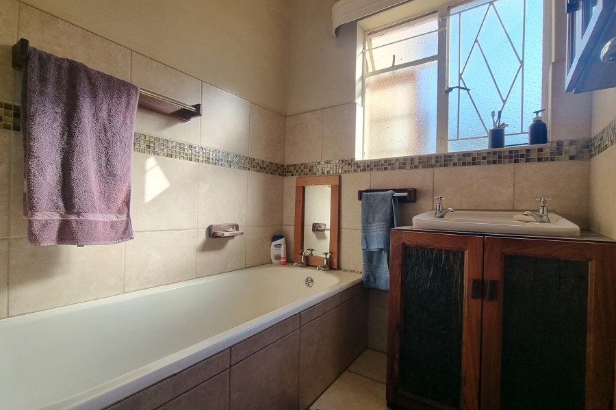 5 Bedroom Property for Sale in Humansdorp Eastern Cape